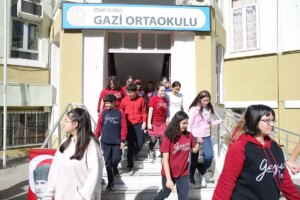 okullarda afet tatbikatlari gerceklestirildi 8msbgsUx.jpg